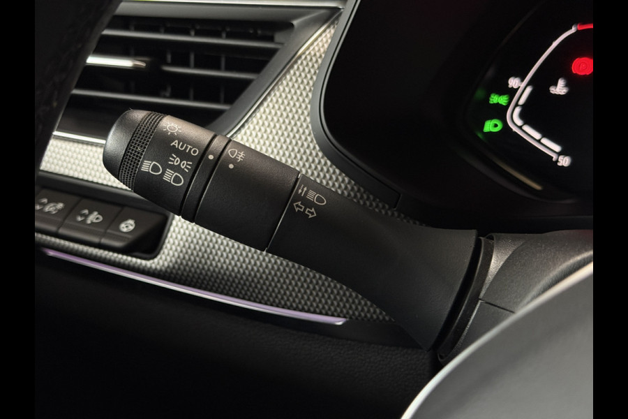 Renault Arkana 1.3 TCe 140 AUT | Groot Navi | ACC | Camera | PDC V+A | 18" | 100% onderhouden. Renault Arkana 1.3 TCe 140 AUT | Groot Navi | ACC | Camera | PDC V+A | 18" | 100% onderhouden.