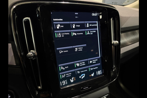 Volvo XC40 T5 Aut. Plug-in Hybrid Ultimate Bright Panoramadak Leder ACC 262pk Volvo XC40 T5 Aut. Plug-in Hybrid Ultimate Bright Panoramadak Leder ACC 262pk