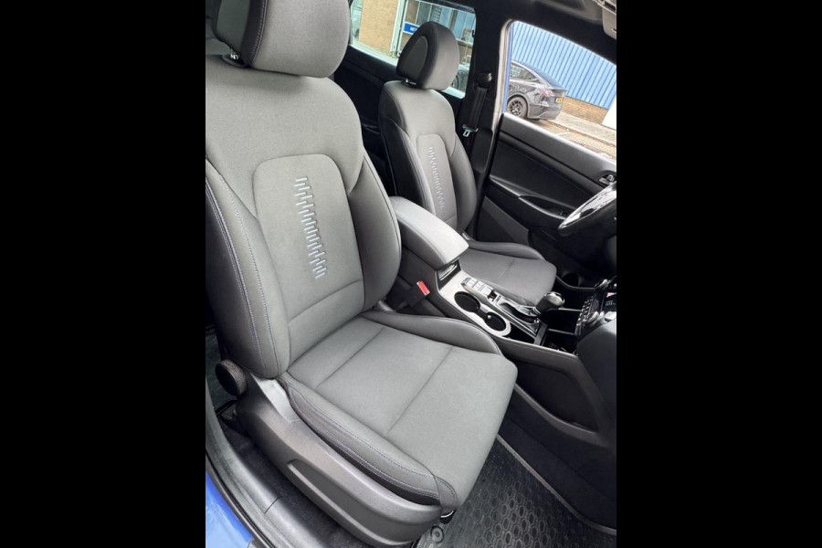 Hyundai Tucson 1.6 T-GDi Passion 4WD - Automaat I Panorama dak I Airco I Comfort pakket I Trekhaak I Dealer onderhoudenI Enz.... Hyundai Tucson 1.6 T-GDi Passion 4WD - Automaat I Panorama dak I Airco I Comfort pakket I Trekhaak I Dealer onderhoudenI Enz....