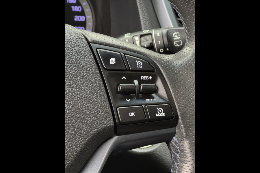 Hyundai Tucson 1.6 T-GDi Passion 4WD - Automaat I Panorama dak I Airco I Comfort pakket I Trekhaak I Dealer onderhoudenI Enz.... Hyundai Tucson 1.6 T-GDi Passion 4WD - Automaat I Panorama dak I Airco I Comfort pakket I Trekhaak I Dealer onderhoudenI Enz....