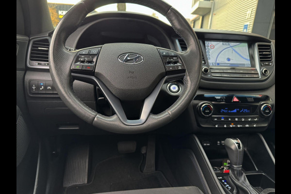 Hyundai Tucson 1.6 T-GDi Passion 4WD - Automaat I Panorama dak I Airco I Comfort pakket I Trekhaak I Dealer onderhoudenI Enz.... Hyundai Tucson 1.6 T-GDi Passion 4WD - Automaat I Panorama dak I Airco I Comfort pakket I Trekhaak I Dealer onderhoudenI Enz....