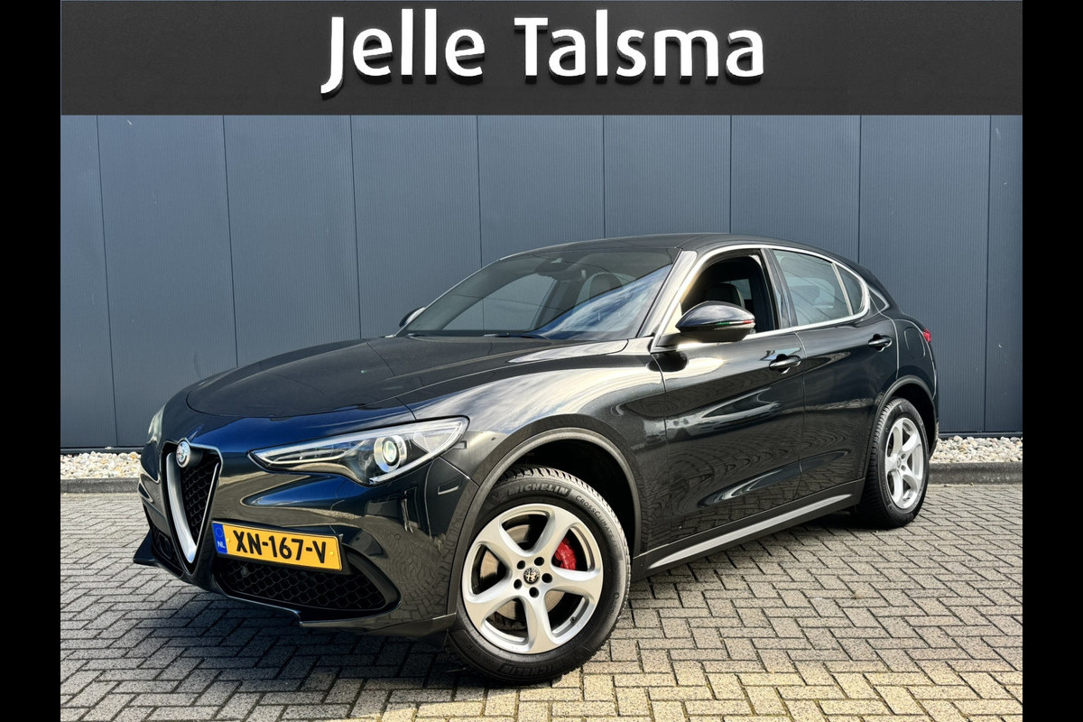 Alfa Romeo Stelvio 2.0T AWD 200pk Super│Veloce interieur│18'' velgen│PDC│Camera│Stoel-stuur verwarmbaar | Trekhaak Alfa Romeo Stelvio 2.0T AWD 200pk Super│Veloce interieur│18'' velgen│PDC│Camera│Stoel-stuur verwarmbaar | Trekhaak