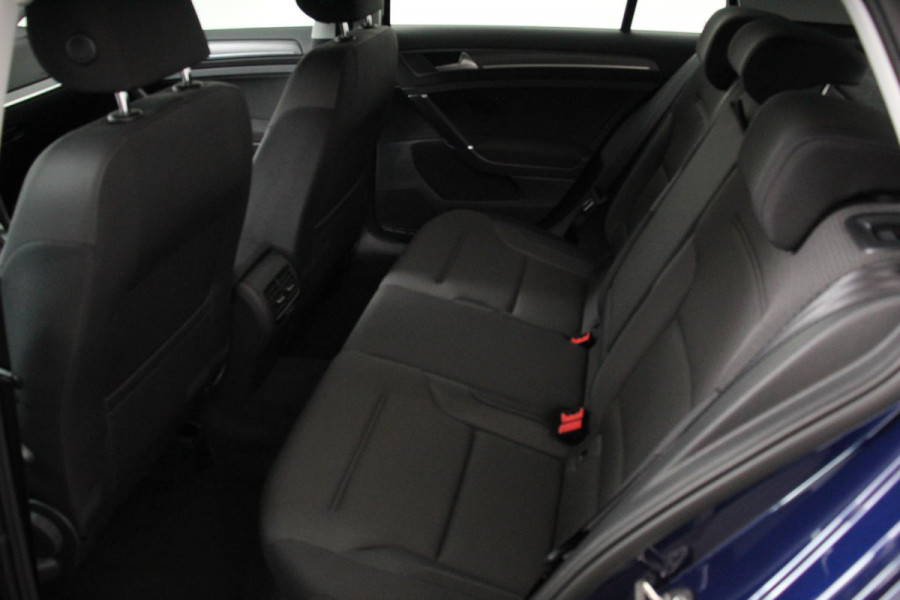 Volkswagen e-Golf Edition | Navigatie | Digitale Cockpit | Apple Carplay/Android Auto | Bluetooth | Cruise control adaptive | Lichtmetalen Velgen 17" | Camera | Parkeer sensoren | Stoelverwarming Volkswagen e-Golf Edition | Navigatie | Digitale Cockpit | Apple Carplay/Android Auto | Bluetooth | Cruise control adaptive | Lichtmetalen Velgen 17" | Camera | Parkeer sensoren | Stoelverwarming