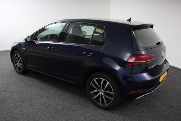 Volkswagen e-Golf Edition | Navigatie | Digitale Cockpit | Apple Carplay/Android Auto | Bluetooth | Cruise control adaptive | Lichtmetalen Velgen 17" | Camera | Parkeer sensoren | Stoelverwarming Volkswagen e-Golf Edition | Navigatie | Digitale Cockpit | Apple Carplay/Android Auto | Bluetooth | Cruise control adaptive | Lichtmetalen Velgen 17" | Camera | Parkeer sensoren | Stoelverwarming