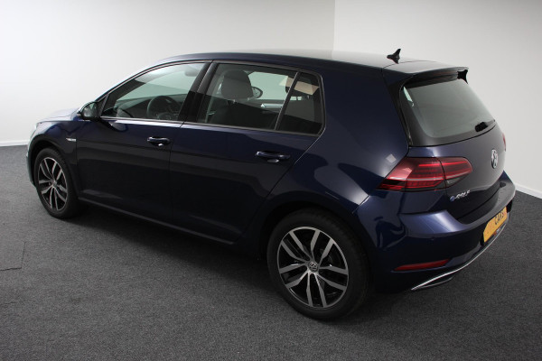 Volkswagen e-Golf Edition | Navigatie | Digitale Cockpit | Apple Carplay/Android Auto | Bluetooth | Cruise control adaptive | Lichtmetalen Velgen 17" | Camera | Parkeer sensoren | Stoelverwarming Volkswagen e-Golf Edition | Navigatie | Digitale Cockpit | Apple Carplay/Android Auto | Bluetooth | Cruise control adaptive | Lichtmetalen Velgen 17" | Camera | Parkeer sensoren | Stoelverwarming