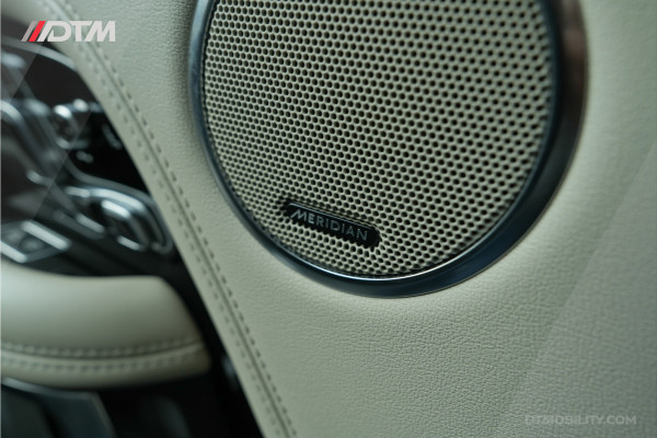 Land Rover Range Rover P400e Vogue | Head-up | Matrix | Koelkast | Panoramadak Land Rover Range Rover P400e Vogue | Head-up | Matrix | Koelkast | Panoramadak