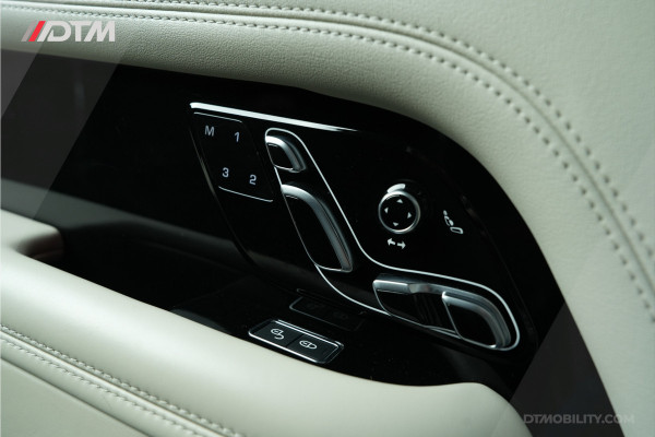 Land Rover Range Rover P400e Vogue | Head-up | Matrix | Koelkast | Panoramadak Land Rover Range Rover P400e Vogue | Head-up | Matrix | Koelkast | Panoramadak