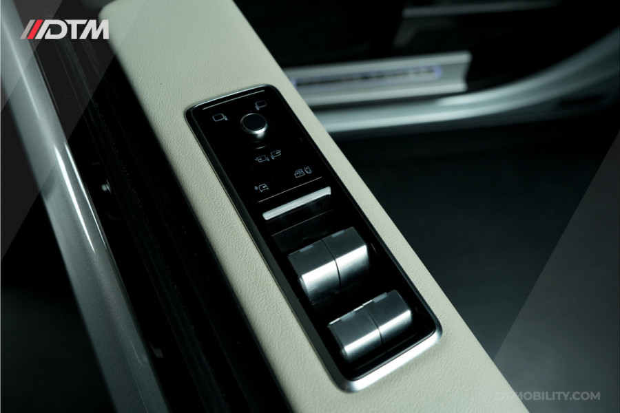 Land Rover Range Rover P400e Vogue | Head-up | Matrix | Koelkast | Panoramadak Land Rover Range Rover P400e Vogue | Head-up | Matrix | Koelkast | Panoramadak