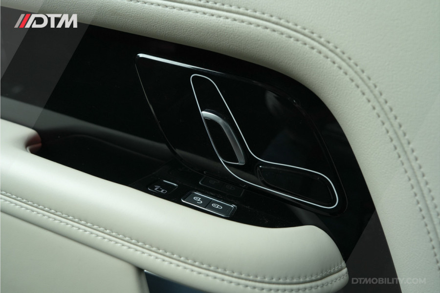 Land Rover Range Rover P400e Vogue | Head-up | Matrix | Koelkast | Panoramadak Land Rover Range Rover P400e Vogue | Head-up | Matrix | Koelkast | Panoramadak