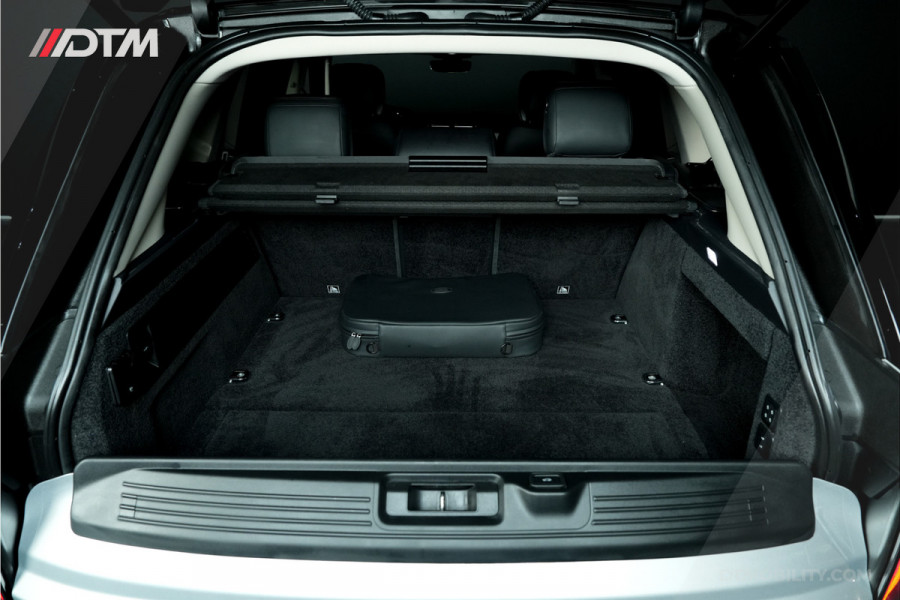 Land Rover Range Rover P400e Vogue | Head-up | Matrix | Koelkast | Panoramadak Land Rover Range Rover P400e Vogue | Head-up | Matrix | Koelkast | Panoramadak