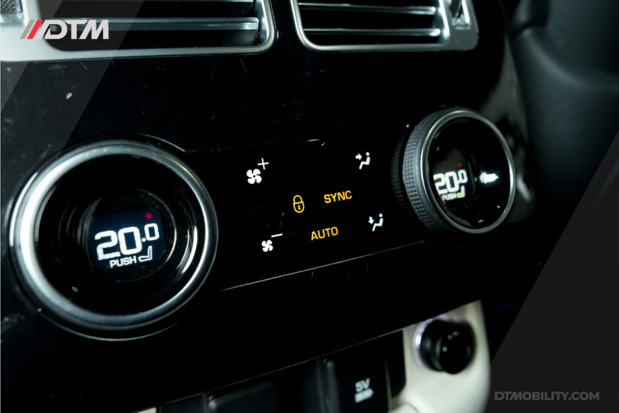 Land Rover Range Rover P400e Vogue | Head-up | Matrix | Koelkast | Panoramadak Land Rover Range Rover P400e Vogue | Head-up | Matrix | Koelkast | Panoramadak