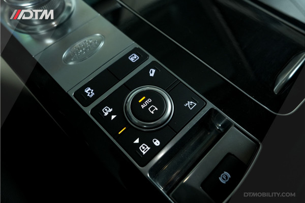 Land Rover Range Rover P400e Vogue | Head-up | Matrix | Koelkast | Panoramadak Land Rover Range Rover P400e Vogue | Head-up | Matrix | Koelkast | Panoramadak