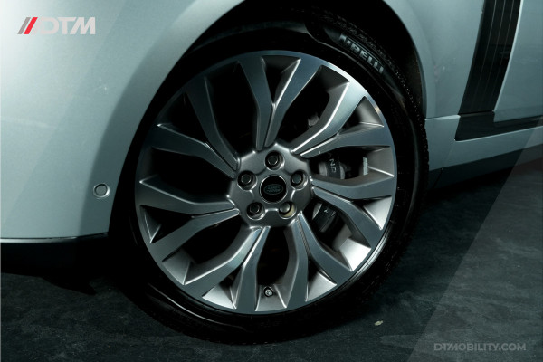 Land Rover Range Rover P400e Vogue | Head-up | Matrix | Koelkast | Panoramadak Land Rover Range Rover P400e Vogue | Head-up | Matrix | Koelkast | Panoramadak