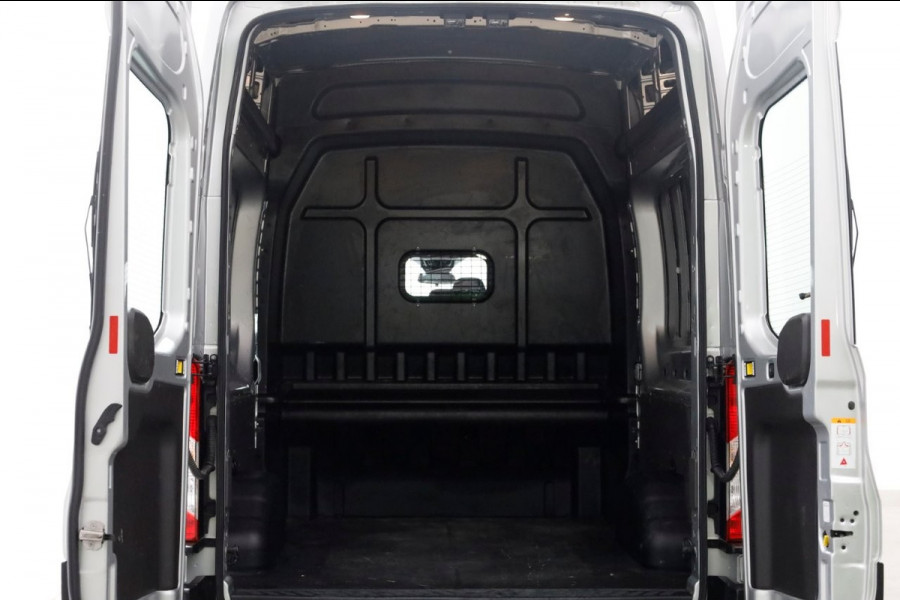 Ford Transit 350 2.0 TDCI 130pk L3H3 D.C. Trend Airco/Navi/Camera 06-2022 Ford Transit 350 2.0 TDCI 130pk L3H3 D.C. Trend Airco/Navi/Camera 06-2022