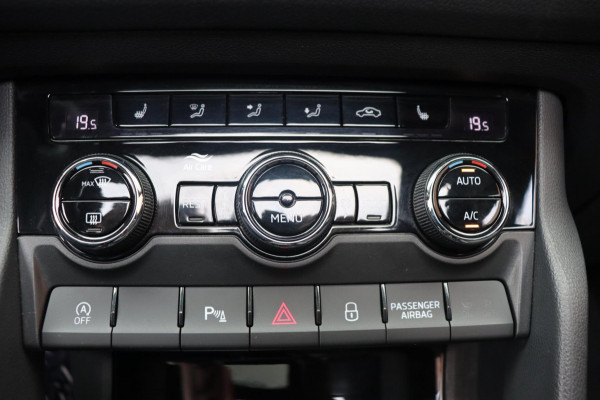 Škoda Kodiaq 1.5 TSI Sportline Business org.Nl el.trekhaak el.schuifdak canton stuur+stoelverw. el.klep Škoda Kodiaq 1.5 TSI Sportline Business org.Nl el.trekhaak el.schuifdak canton stuur+stoelverw. el.klep