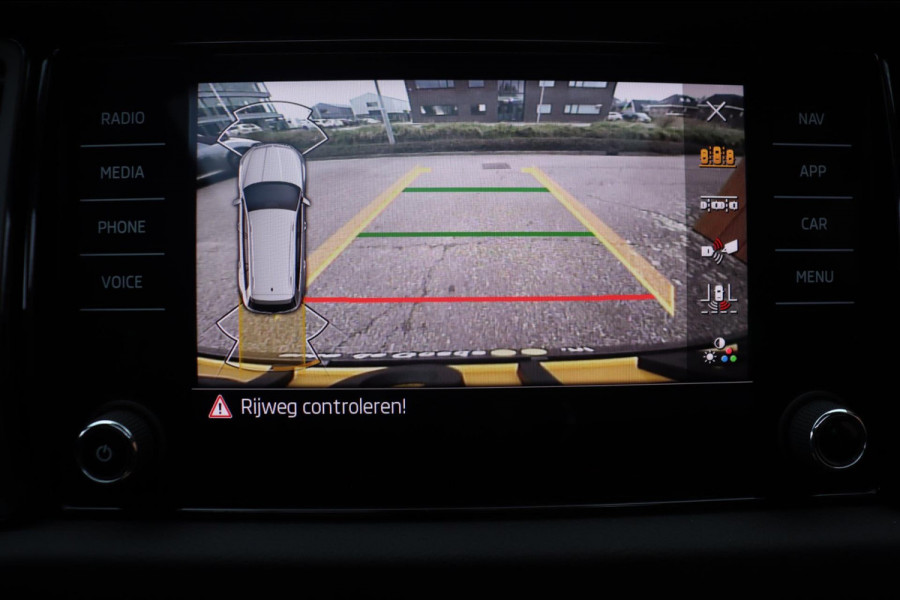 Škoda Kodiaq 1.5 TSI Sportline Business org.Nl el.trekhaak el.schuifdak canton stuur+stoelverw. el.klep Škoda Kodiaq 1.5 TSI Sportline Business org.Nl el.trekhaak el.schuifdak canton stuur+stoelverw. el.klep