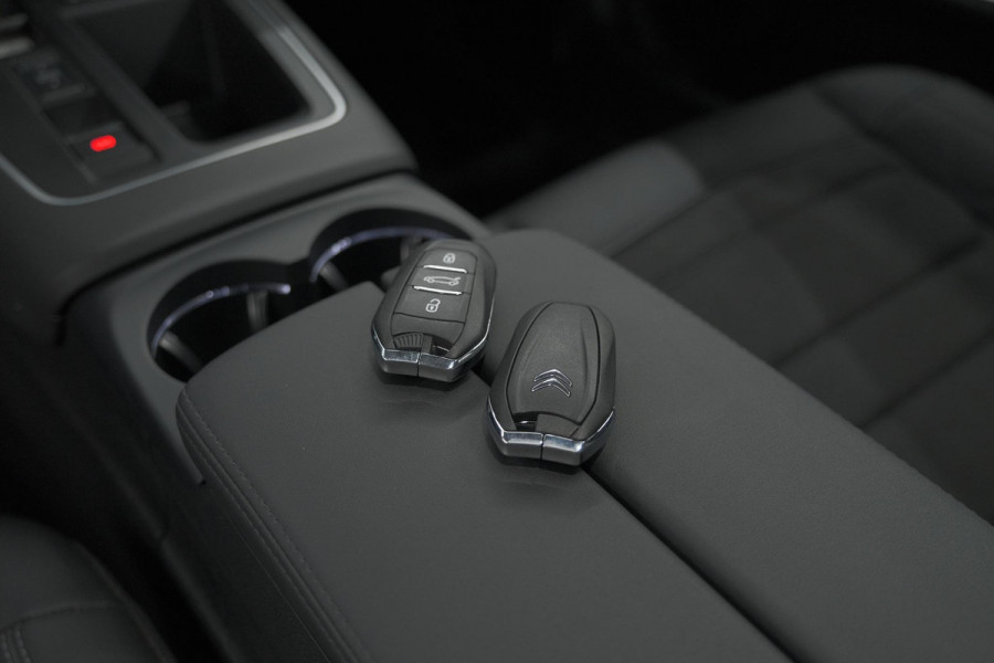 Citroën C5 Aircross 1.6 Plug-in Hybrid 225 Max | 360 Camera | Adaptieve Cruise Control | Dodehoekdetectie | Elektrische Kofferklep Citroën C5 Aircross 1.6 Plug-in Hybrid 225 Max | 360 Camera | Adaptieve Cruise Control | Dodehoekdetectie | Elektrische Kofferklep