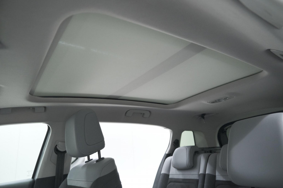 Citroën C5 Aircross 1.6 Plug-in Hybrid 225 Max | 360 Camera | Adaptieve Cruise Control | Dodehoekdetectie | Elektrische Kofferklep Citroën C5 Aircross 1.6 Plug-in Hybrid 225 Max | 360 Camera | Adaptieve Cruise Control | Dodehoekdetectie | Elektrische Kofferklep