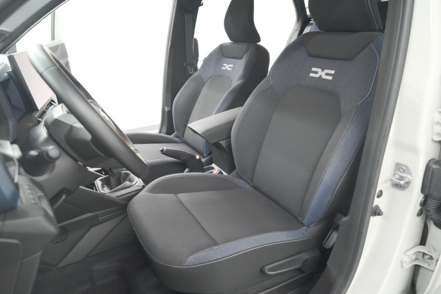 Dacia Duster Mild Hybrid 130 Expression | Camera | Stoelverwarming | Apple Carplay | Navigatie Dacia Duster Mild Hybrid 130 Expression | Camera | Stoelverwarming | Apple Carplay | Navigatie