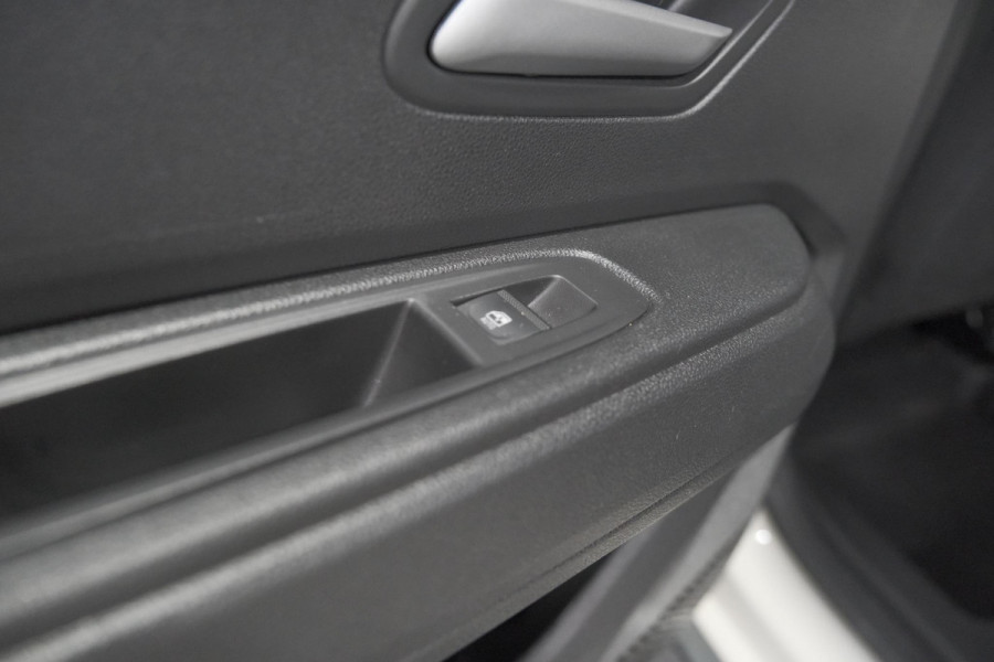 Dacia Duster Mild Hybrid 130 Expression | Camera | Stoelverwarming | Apple Carplay | Navigatie Dacia Duster Mild Hybrid 130 Expression | Camera | Stoelverwarming | Apple Carplay | Navigatie