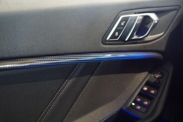 BMW 1-serie 118i Executive Edition + HARMAN KARDON / CAMERA / STOELVERWARMING
