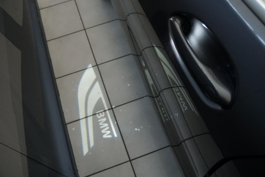 BMW 1-serie 118i Executive Edition + HARMAN KARDON / CAMERA / STOELVERWARMING