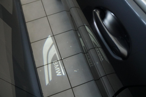 BMW 1-serie 118i Executive Edition + HARMAN KARDON / CAMERA / STOELVERWARMING