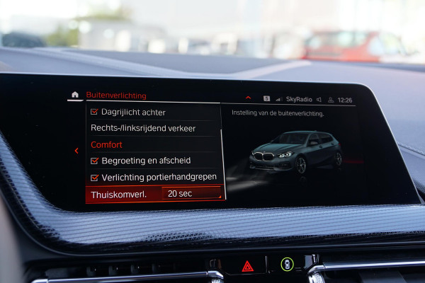BMW 1-serie 118i Executive Edition + HARMAN KARDON / CAMERA / STOELVERWARMING