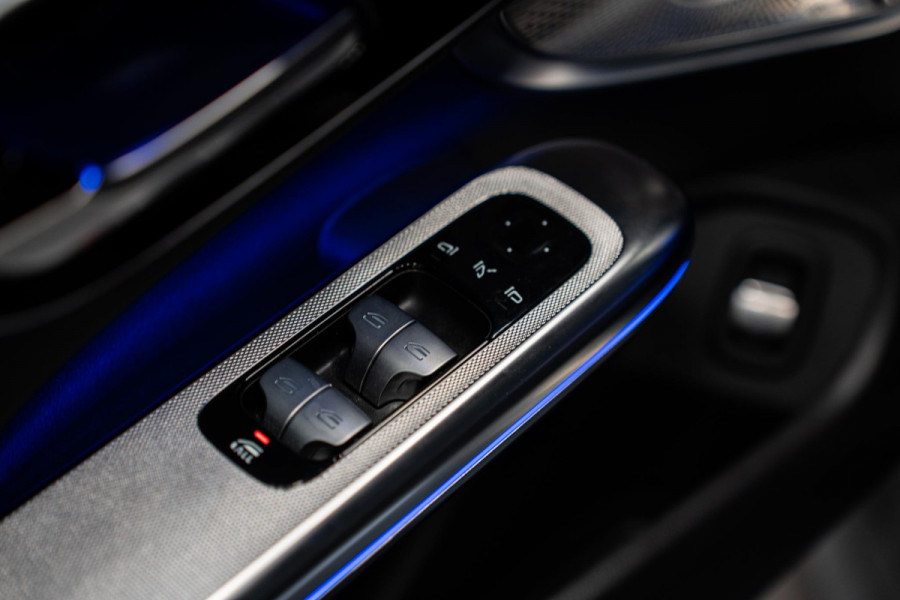 Mercedes-Benz CLE Cabriolet 200 AMG Line *Burmester / Airscarf / Keyless / Memory / Night-pakket* Mercedes-Benz CLE Cabriolet 200 AMG Line *Burmester / Airscarf / Keyless / Memory / Night-pakket*