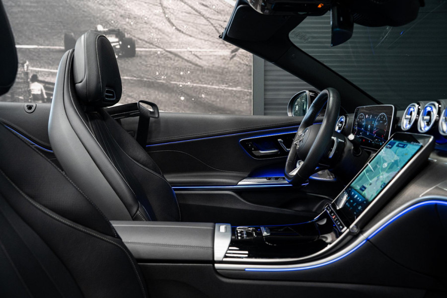 Mercedes-Benz CLE Cabriolet 200 AMG Line *Burmester / Airscarf / Keyless / Memory / Night-pakket* Mercedes-Benz CLE Cabriolet 200 AMG Line *Burmester / Airscarf / Keyless / Memory / Night-pakket*