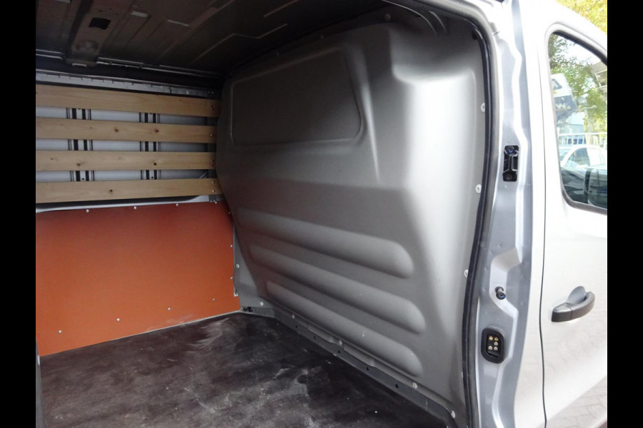 Renault Trafic 2.0 dCi 110 T30 L2H1 Work Edition NWST 3 Zits AC APPLE CARPLAY CRUISE PDC Renault Trafic 2.0 dCi 110 T30 L2H1 Work Edition NWST 3 Zits AC APPLE CARPLAY CRUISE PDC