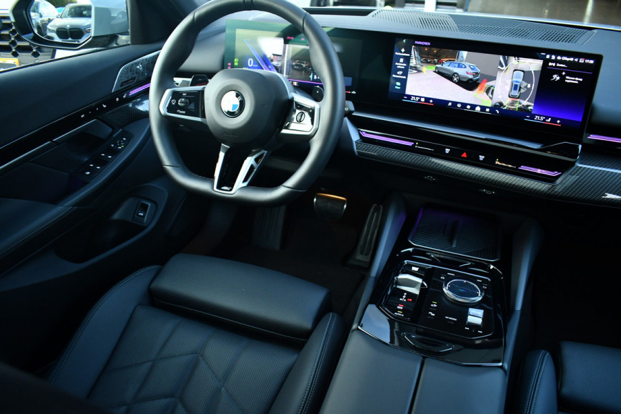 BMW 5 Serie Touring 520i M-Sport Pano Trekh B&W 21inch ACC 360 HUD Stoelventilatie Brooklyngrau