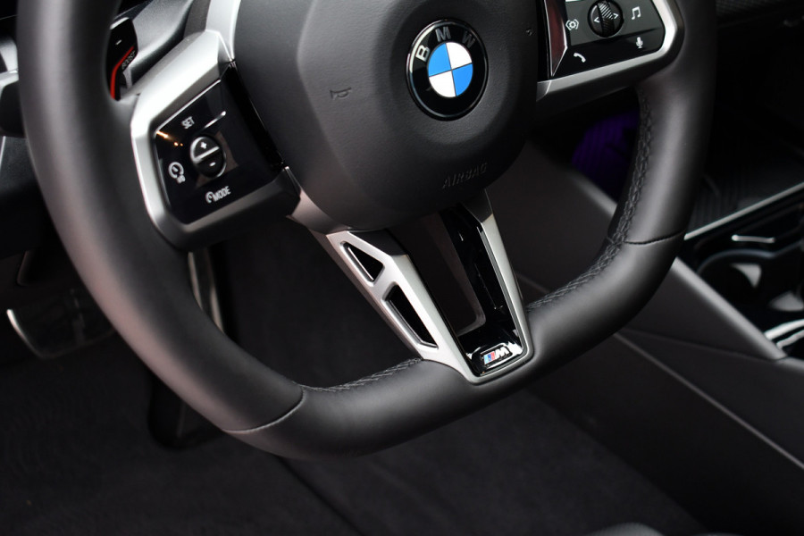 BMW 5 Serie Touring 520i M-Sport Pano Trekh B&W 21inch ACC 360 HUD Stoelventilatie Brooklyngrau