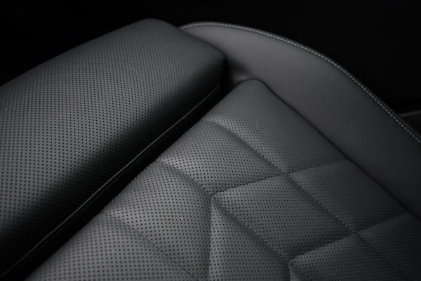 BMW 5 Serie Touring 520i M-Sport Pano Trekh B&W 21inch ACC 360 HUD Stoelventilatie Brooklyngrau