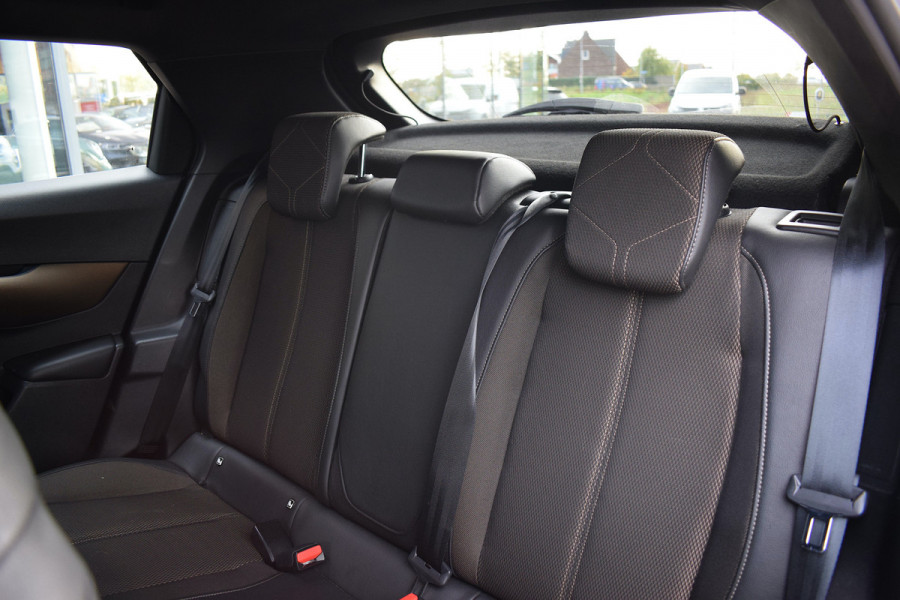 DS DS 3 Crossback 1.2 PureTech Business | Afn. Trekhaak | Apple CarPlay | Half Leer | Climate DS DS 3 Crossback 1.2 PureTech Business | Afn. Trekhaak | Apple CarPlay | Half Leer | Climate