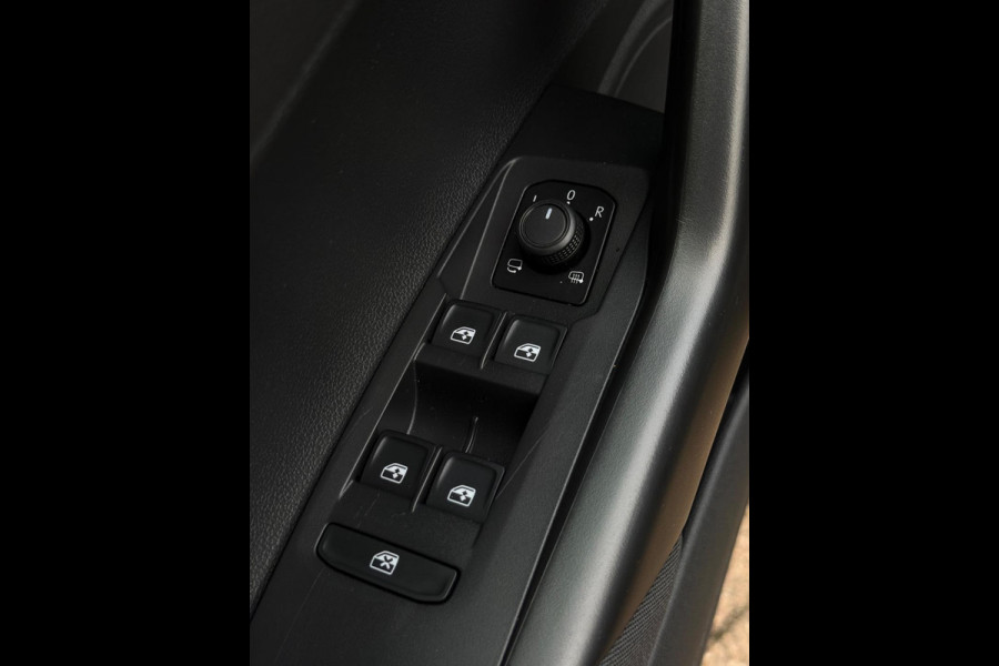 Volkswagen Polo 1.0 TSI Life CarPlay ACC Automaat Volkswagen Polo 1.0 TSI Life CarPlay ACC Automaat