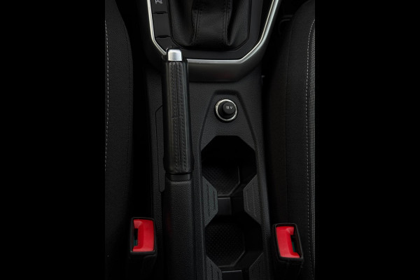 Volkswagen Polo 1.0 TSI Life CarPlay ACC Automaat Volkswagen Polo 1.0 TSI Life CarPlay ACC Automaat