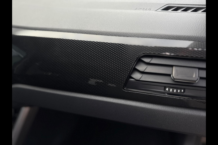 Volkswagen Polo 1.0 TSI Life CarPlay ACC Automaat Volkswagen Polo 1.0 TSI Life CarPlay ACC Automaat