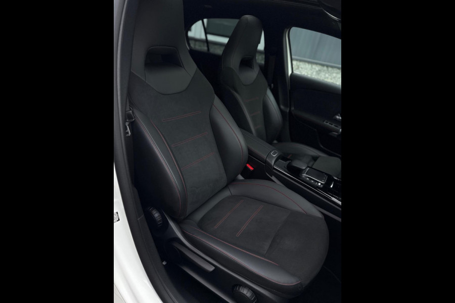 Mercedes-Benz A-Klasse 180 AMG Line Panorama CarPlay Mercedes-Benz A-Klasse 180 AMG Line Panorama CarPlay