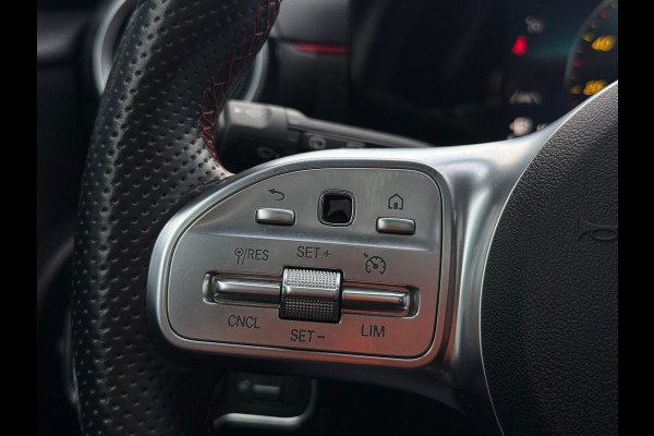 Mercedes-Benz A-Klasse 180 AMG Line Panorama CarPlay Mercedes-Benz A-Klasse 180 AMG Line Panorama CarPlay