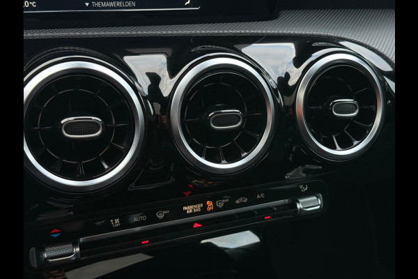 Mercedes-Benz A-Klasse 180 AMG Line Panorama CarPlay Mercedes-Benz A-Klasse 180 AMG Line Panorama CarPlay