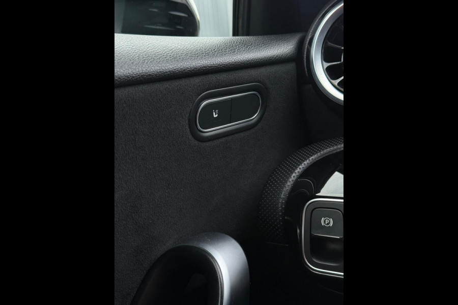 Mercedes-Benz A-Klasse 180 AMG Line Panorama CarPlay Mercedes-Benz A-Klasse 180 AMG Line Panorama CarPlay