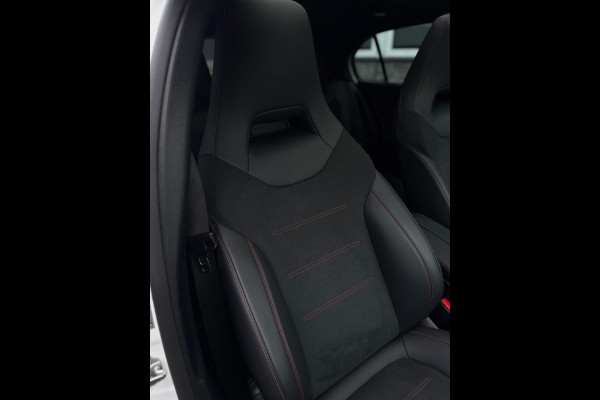 Mercedes-Benz A-Klasse 180 AMG Line Panorama CarPlay Mercedes-Benz A-Klasse 180 AMG Line Panorama CarPlay