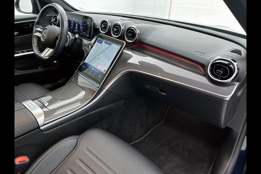 Mercedes-Benz C-Klasse 180 AMG Line Multispaaks lichtmetalen velgen 19 inch. Navigatie | parking support met camera achter | Inclusief 24 maanden MB Certified garantie voor Europa.