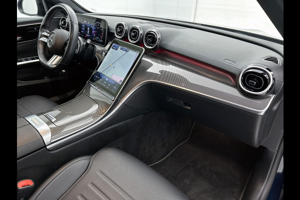 Mercedes-Benz C-Klasse 180 AMG Line Multispaaks lichtmetalen velgen 19 inch. Navigatie | parking support met camera achter | Inclusief 24 maanden MB Certified garantie voor Europa.