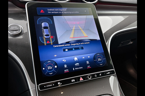 Mercedes-Benz C-Klasse 180 AMG Line Multispaaks lichtmetalen velgen 19 inch. Navigatie | parking support met camera achter | Inclusief 24 maanden MB Certified garantie voor Europa.