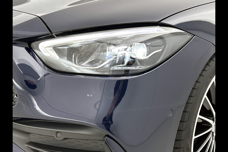 Mercedes-Benz C-Klasse 180 AMG Line Multispaaks lichtmetalen velgen 19 inch. Navigatie | parking support met camera achter | Inclusief 24 maanden MB Certified garantie voor Europa.