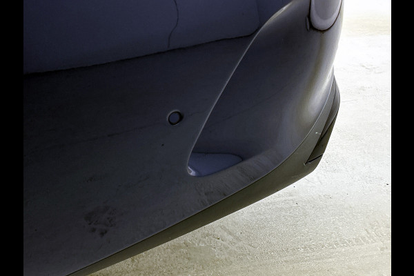 Mercedes-Benz C-Klasse 180 AMG Line Multispaaks lichtmetalen velgen 19 inch. Navigatie | parking support met camera achter | Inclusief 24 maanden MB Certified garantie voor Europa.