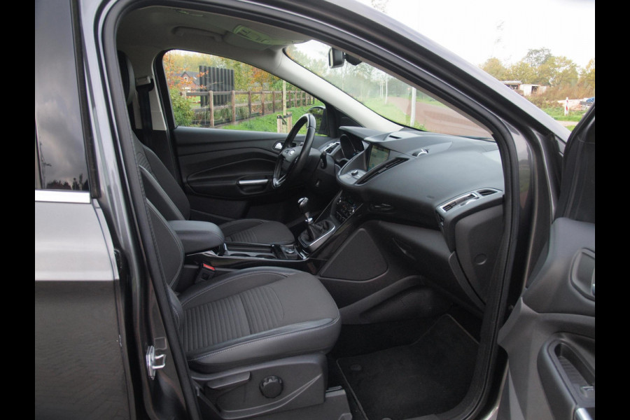 Ford Kuga 1.5 EcoBoost Titanium | Apple Carplay | Camera | Cruise Control | Trekhaak | Ford Kuga 1.5 EcoBoost Titanium | Apple Carplay | Camera | Cruise Control | Trekhaak |