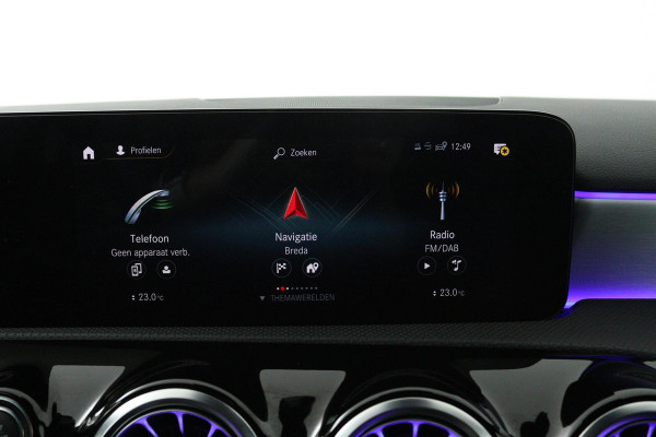 Mercedes-Benz A-Klasse 180 Business Solution AMG (STOELVERWARMING, SFEERVERLICHTING, ACHTERUITRIJCAMERA, CRUISE CONTROL, NAVI)